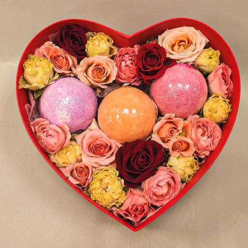 Сердце с цветами и бомбочками для ванны арт. 45458