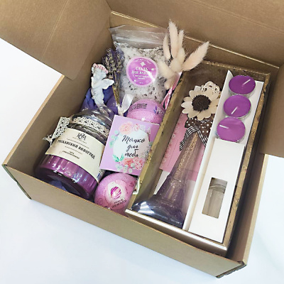 Подарочный набор "Утро в Париже" с аромасвечой, аромамаслом, солью и бомбочками для ванны. N 45009