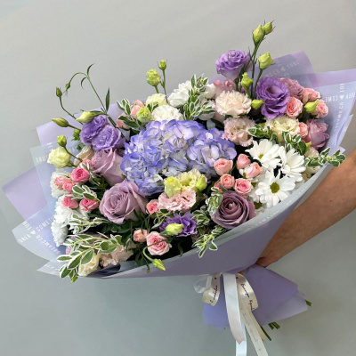 Букет с гортензией и розами N 66829