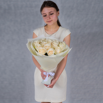 Букет из 19 кремовых роз Эквадор 40 см 36204-Крем Букет из 19 кремовых роз Эквадор 40 см 36204-Крем